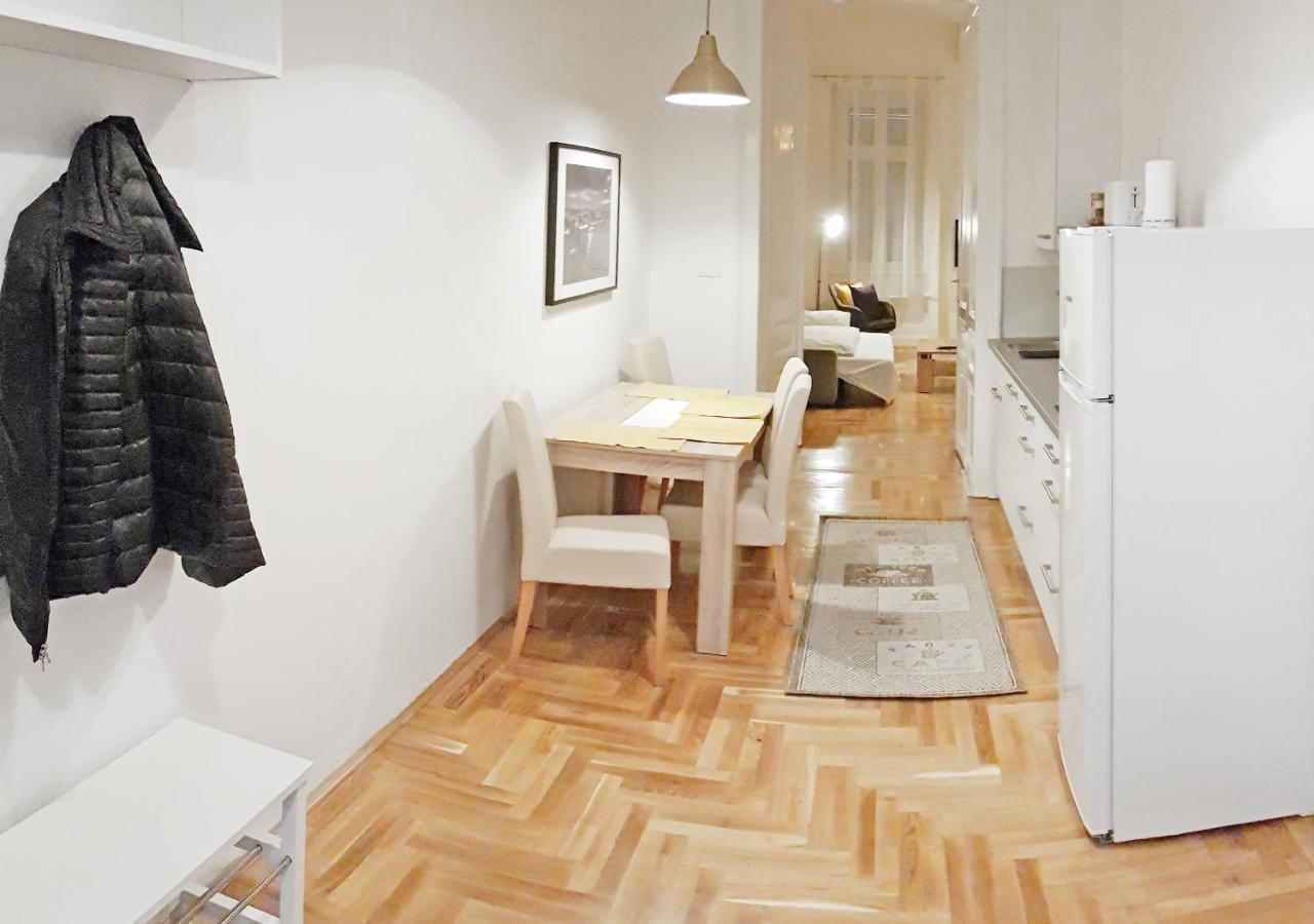 Apartamento Luxury New Cozy Flat At Dob Street Nearby Gozsdu Court Budapest Exterior foto