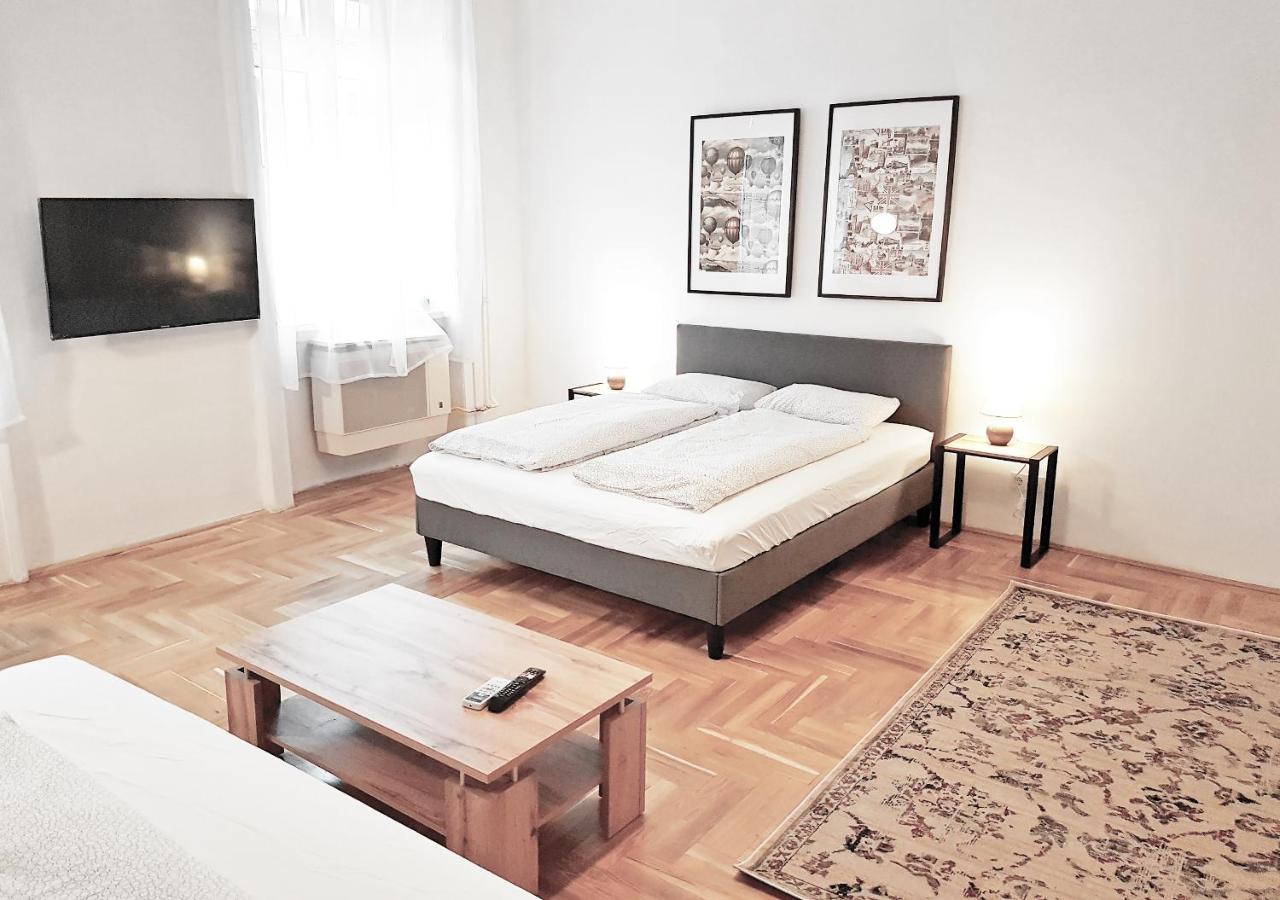Apartamento Luxury New Cozy Flat At Dob Street Nearby Gozsdu Court Budapest Exterior foto